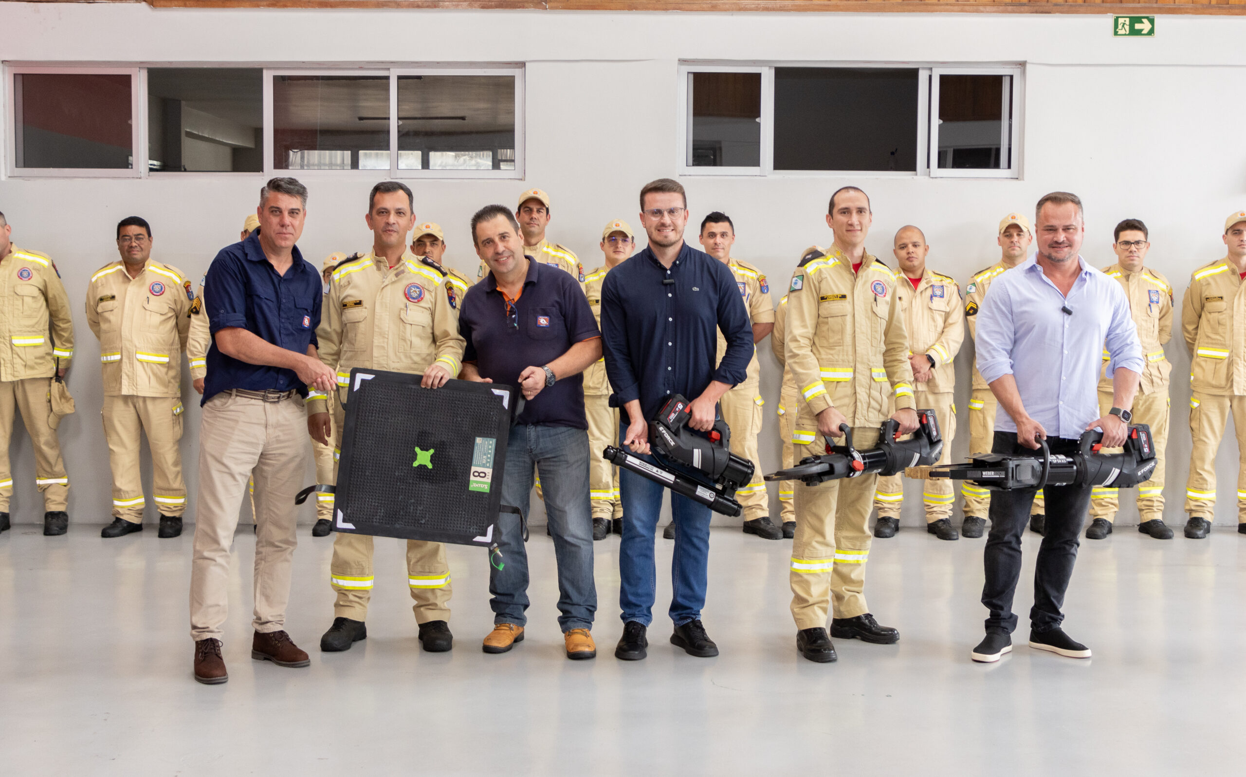 CORPO DE BOMBEIROS DE FAZENDA RIO GRANDE RECEBE VIATURA E EQUIPAMENTOS DE EMENDA PARLAMENTAR DO DEPUTADO ALISSON