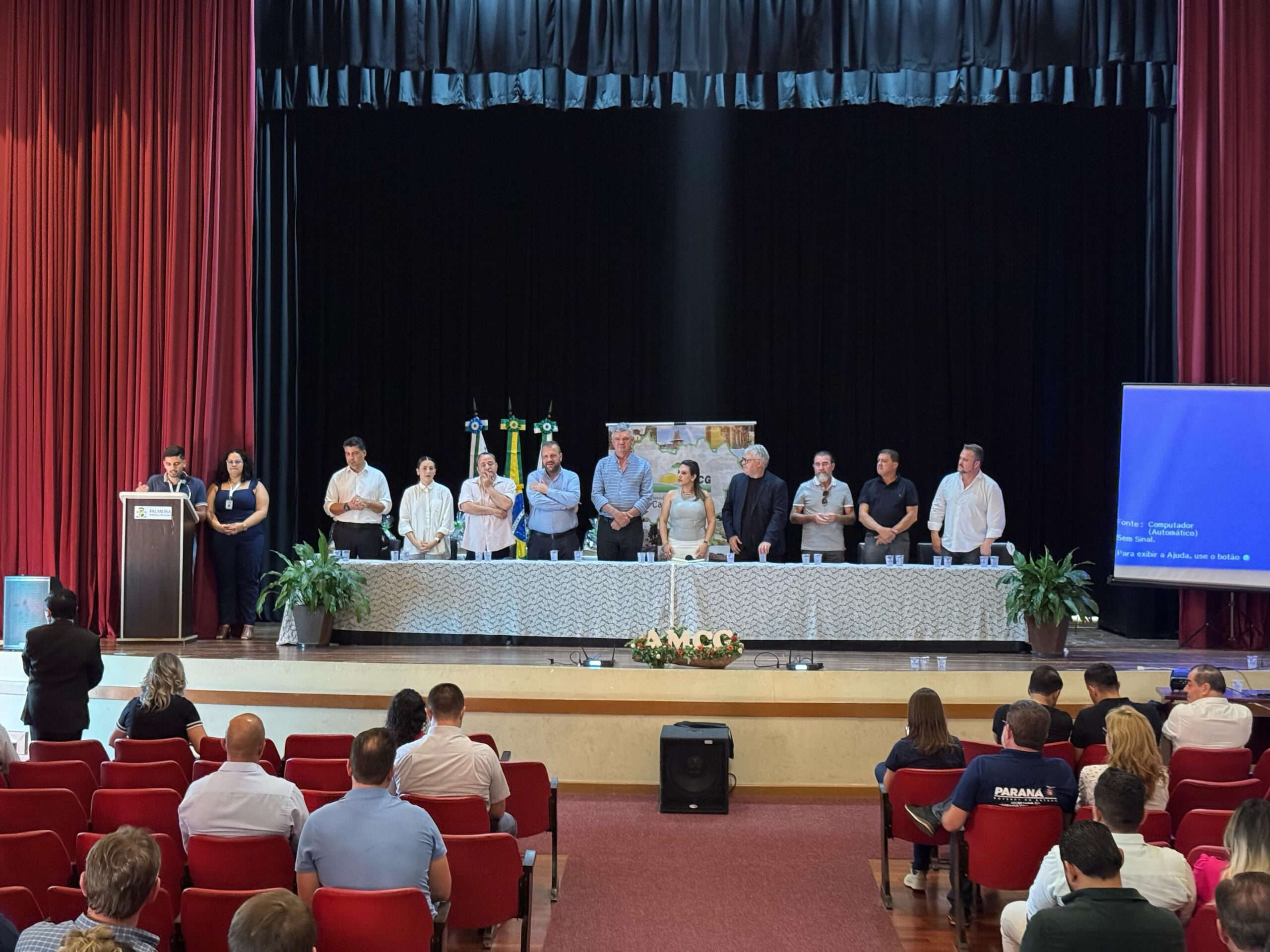 DEPUTADO ALISSON REFORÇA COMPROMISSO COM OS CAMPOS GERAIS EM REUNIÃO DA AMCG