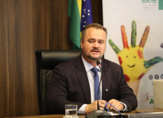 DEPUTADO ALISSON LEVA PALESTRA SOBRE CÓDIGO DO AUTISMO E DIREITOS PARA ARAUCÁRIA